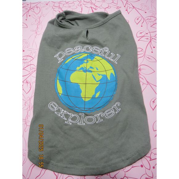 Nature-Lover Dog Shirt – Medium, Peaceful Explorer Vibes - Picture 1 of 3